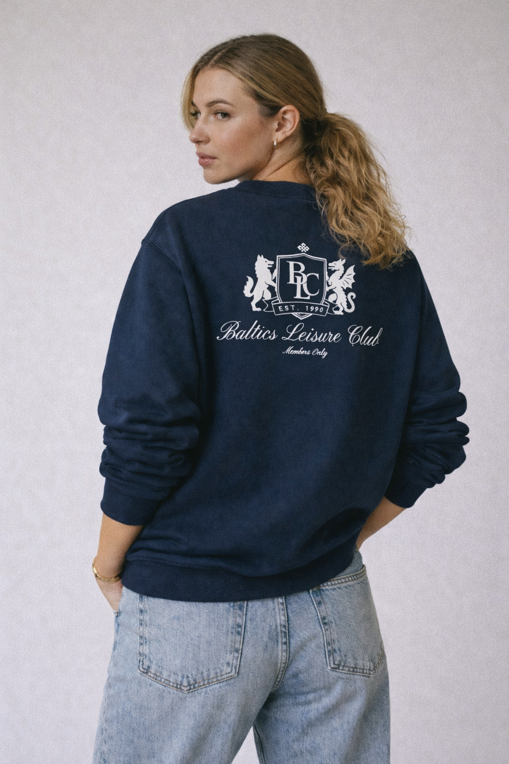 The Club Women Sweatshirt – Navy/White Baltics Leisure Club