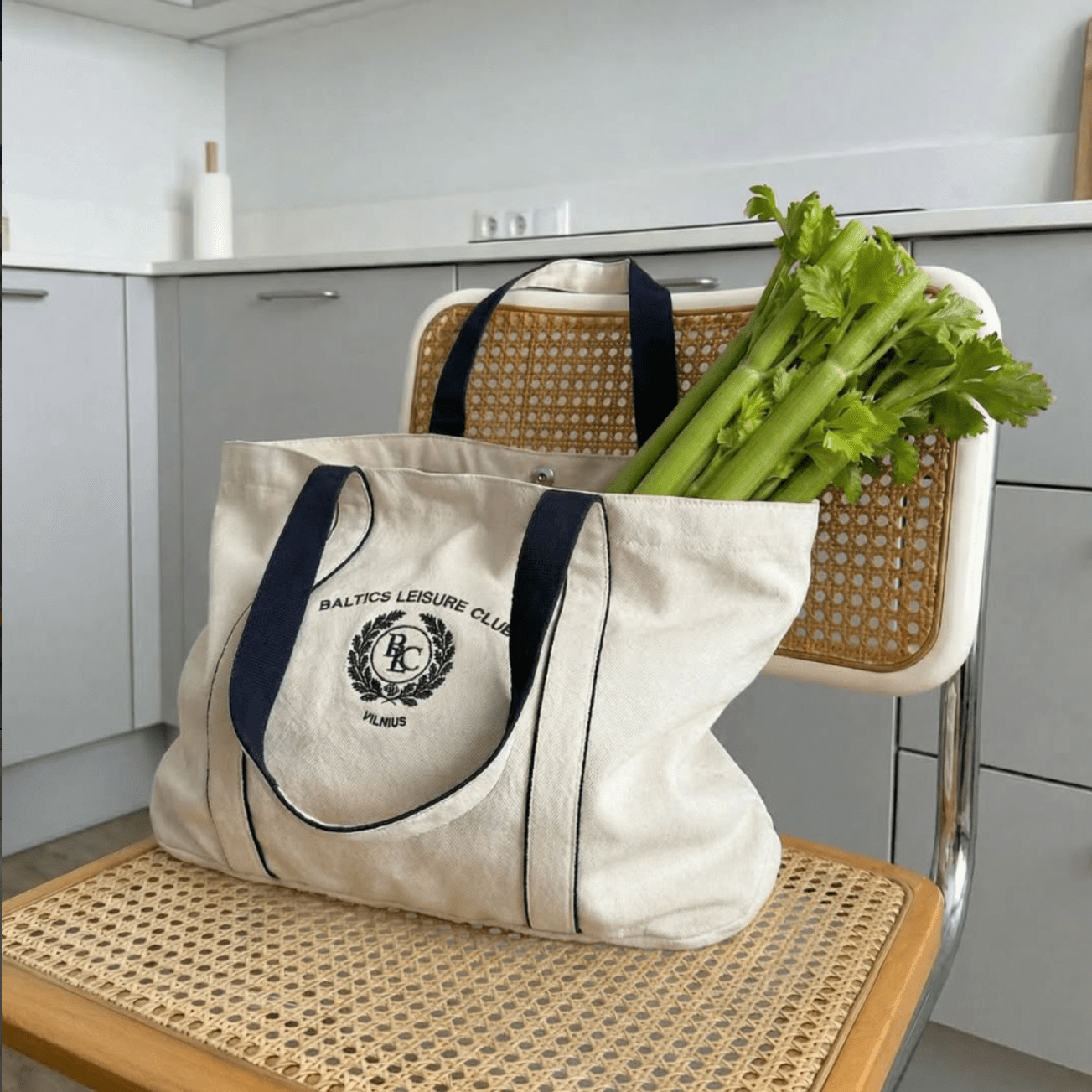 The Heritage Embroidered Tote - White/Navy - Baltics Leisure Club